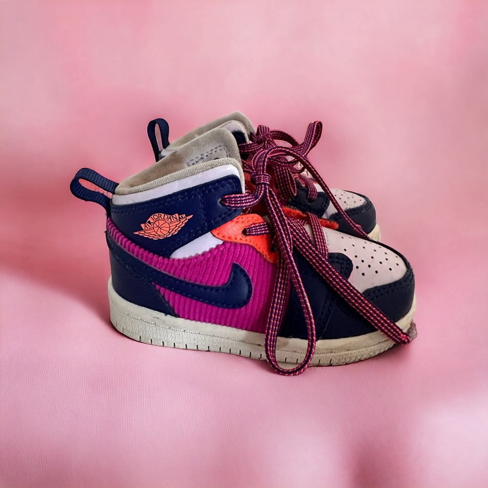 Nike Jordan | Nike Air Jordan Mid rise | girls size 5C